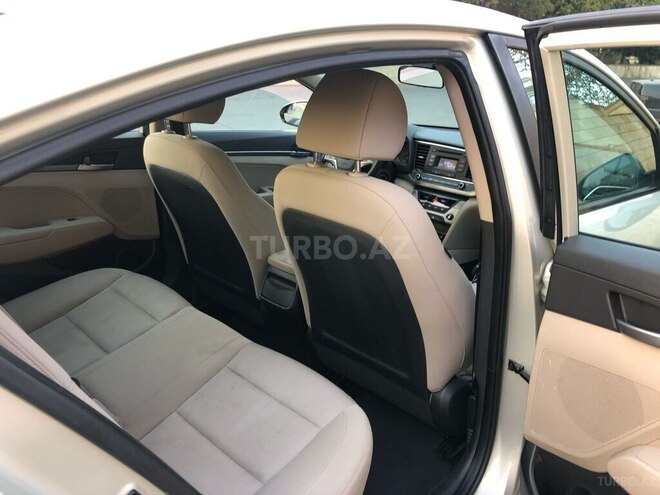 Hyundai Elantra 2017, 107,828 km - 2.0 l - Bakı
