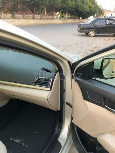 Hyundai Elantra 2017, 107,828 km - 2.0 l - Bakı
