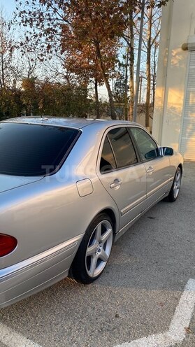 Mercedes E 320 2000, 299,200 km - 3.2 l - Bakı