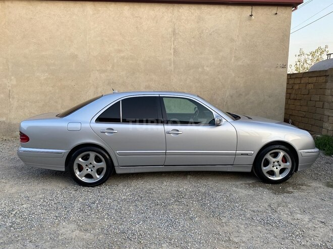 Mercedes E 320 2000, 299,200 km - 3.2 l - Bakı