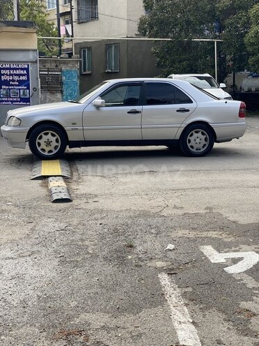 Mercedes C 200 1995, 111,717 km - 2.0 l - Bakı
