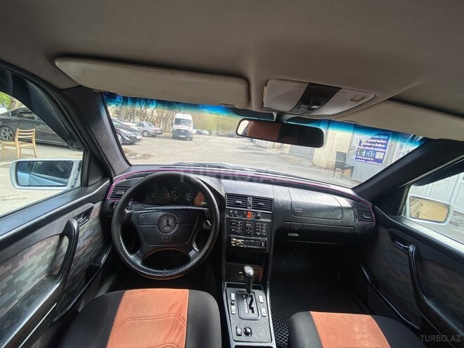 Mercedes C 200 1995, 111,717 km - 2.0 l - Bakı