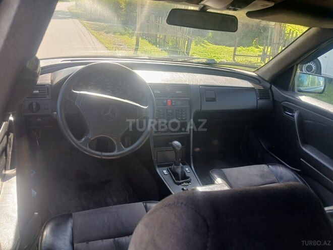 Mercedes C 200 1995, 453,003 km - 2.0 l - Zaqatala
