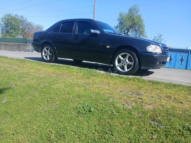 Mercedes C 200 1995, 453,003 km - 2.0 l - Zaqatala