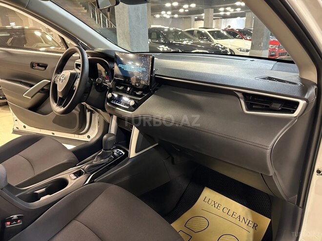 Toyota Corolla Cross 2023, 33,000 km - 2.0 l - Bakı