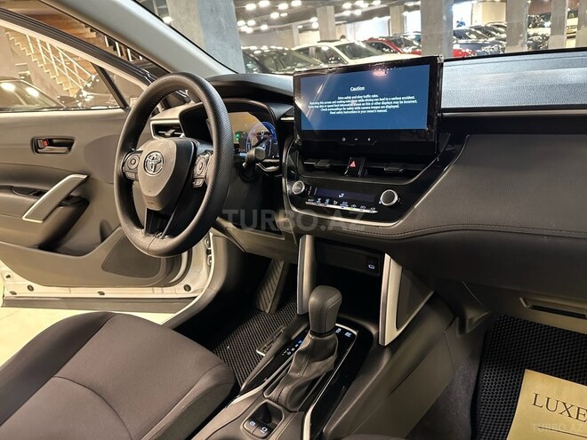 Toyota Corolla Cross 2023, 33,000 km - 2.0 l - Bakı