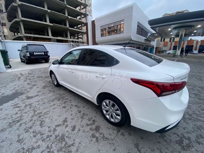 Hyundai Accent 2018, 205,700 km - 1.6 л - Bakı