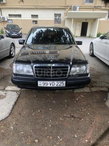 Mercedes E 220 1994, 310,000 km - 2.2 л - Bakı