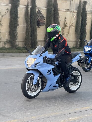 Suzuki  2022, 8,000 km - 0.6 л - Bakı