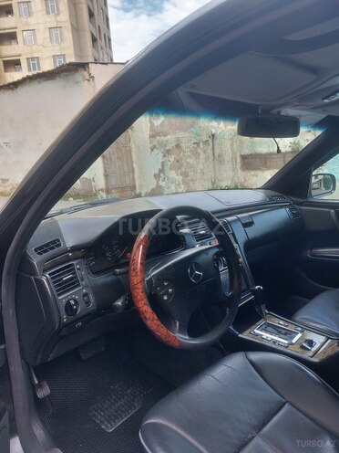 Mercedes E 240 1997, 380,000 km - 2.4 l - Bakı