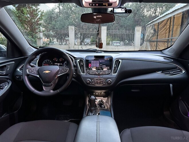 Chevrolet Malibu-8