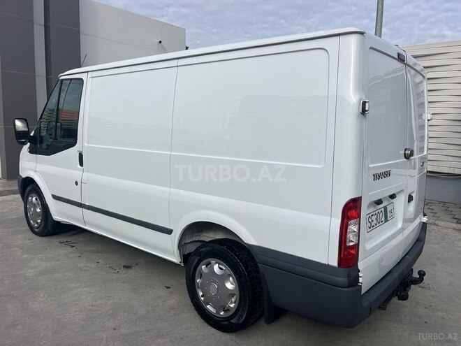 Ford Transit-9