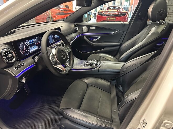 Mercedes E 220 d-9