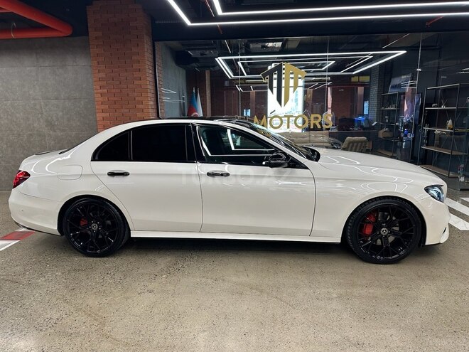 Mercedes E 220 d-5