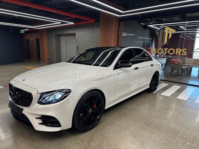 Mercedes E 220 d-3