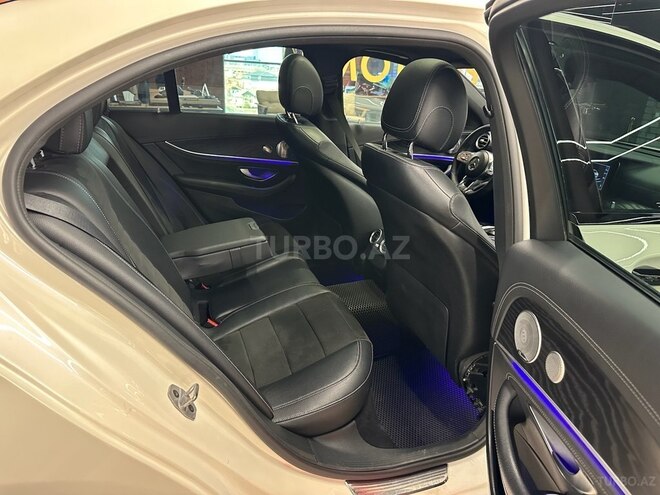 Mercedes E 220 d-14