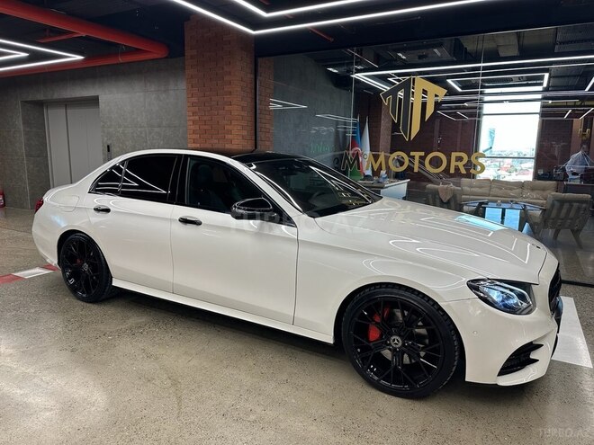 Mercedes E 220 d-4