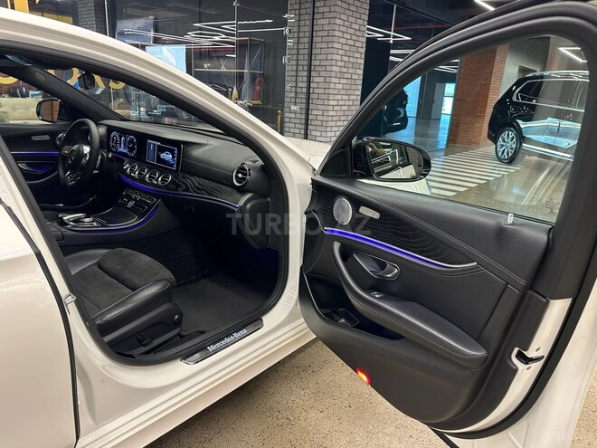 Mercedes E 220 d-11