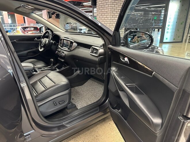 Kia Sorento-13