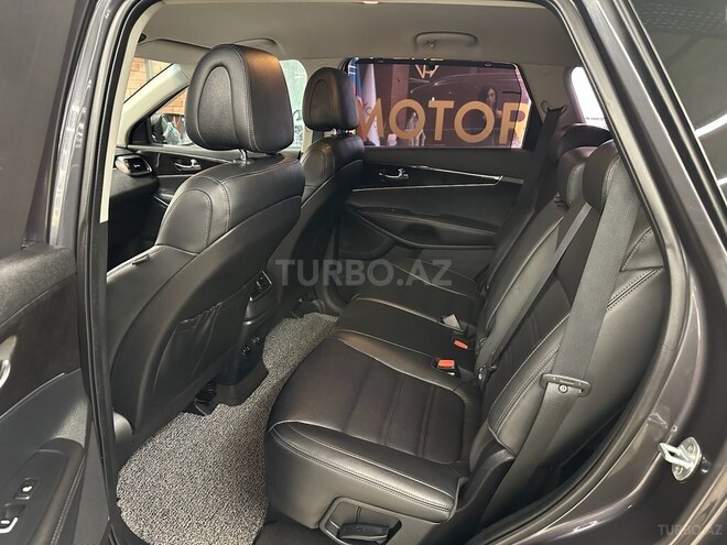 Kia Sorento-11