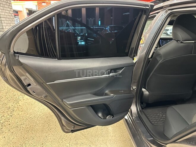 Toyota Camry-13