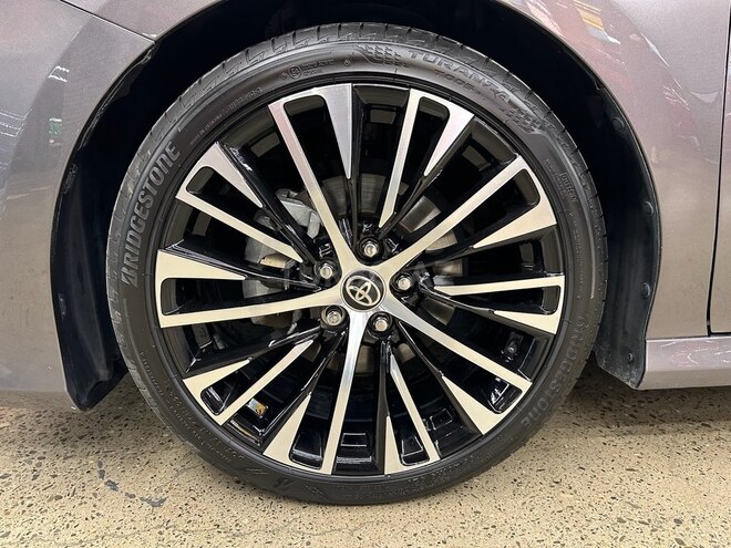 Toyota Camry-18