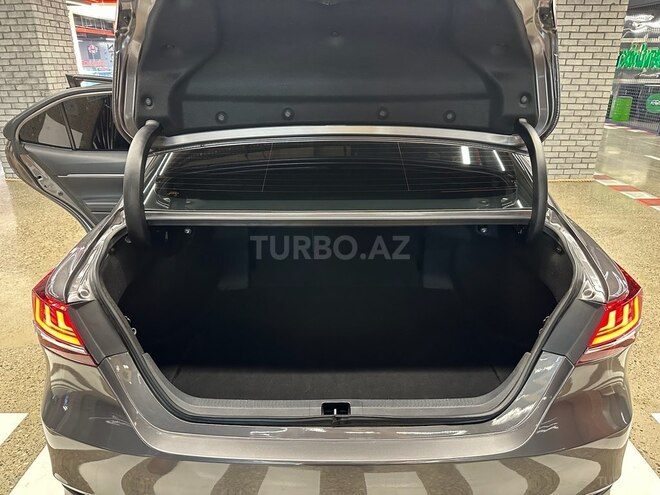 Toyota Camry-15