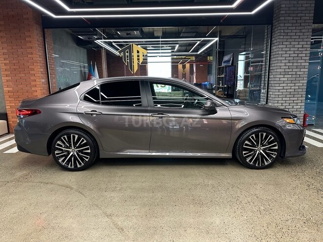 Toyota Camry-10