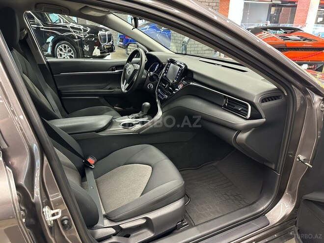 Toyota Camry-12