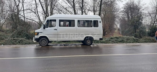 Mercedes 208 D 1994, 350,000 km - 2.5 l - Astara