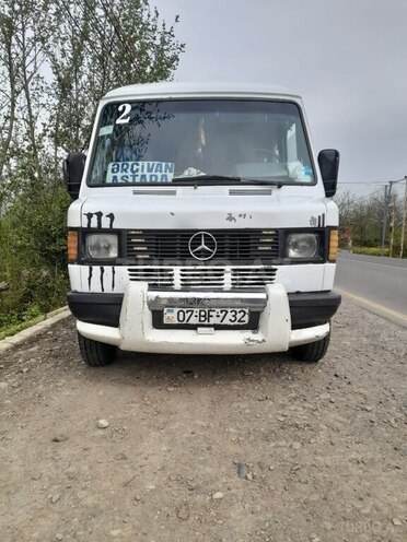 Mercedes 208 D 1994, 350,000 km - 2.5 l - Astara
