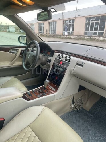 Mercedes E 240 2000, 250,000 km - 2.4 l - Xaçmaz