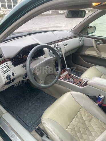 Mercedes E 240 2000, 250,000 km - 2.4 l - Xaçmaz