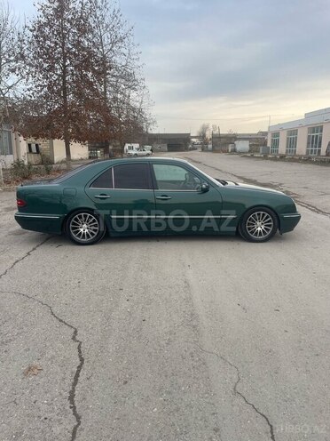 Mercedes E 240 2000, 250,000 km - 2.4 l - Xaçmaz