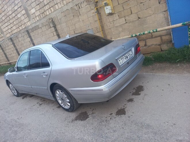 Mercedes E 220 d 2001, 297,000 km - 2.2 l - Bakı