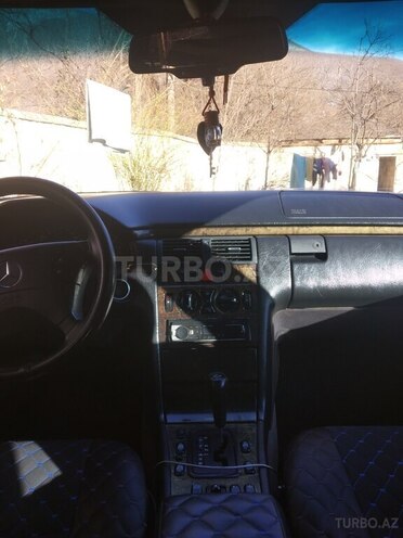Mercedes E 240 1998, 420,000 km - 2.4 l - Şəki