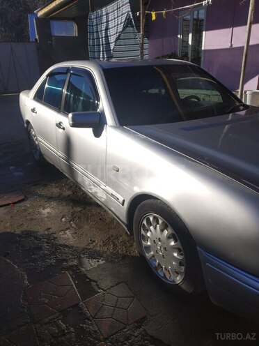 Mercedes E 240 1998, 420,000 km - 2.4 l - Şəki