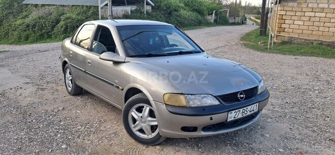Opel Vectra 1996, 95,000 km - 2.0 l - Qusar