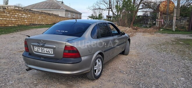 Opel Vectra 1996, 95,000 km - 2.0 l - Qusar