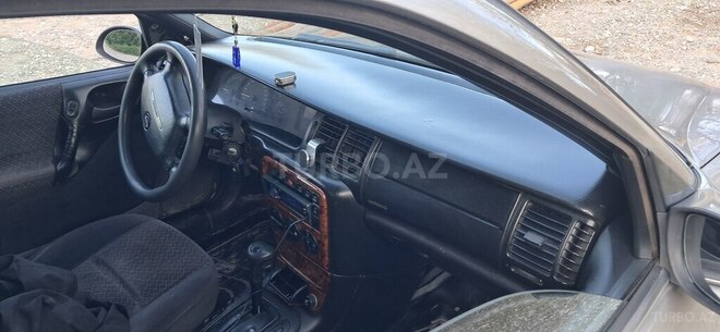 Opel Vectra 1996, 95,000 km - 2.0 l - Qusar