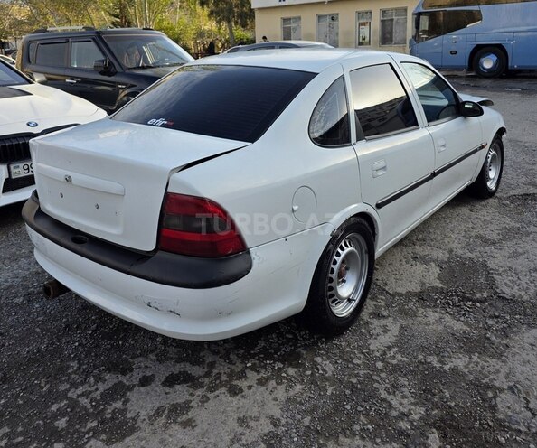 Opel Vectra 1995, 236,400 km - 2.0 l - Bakı