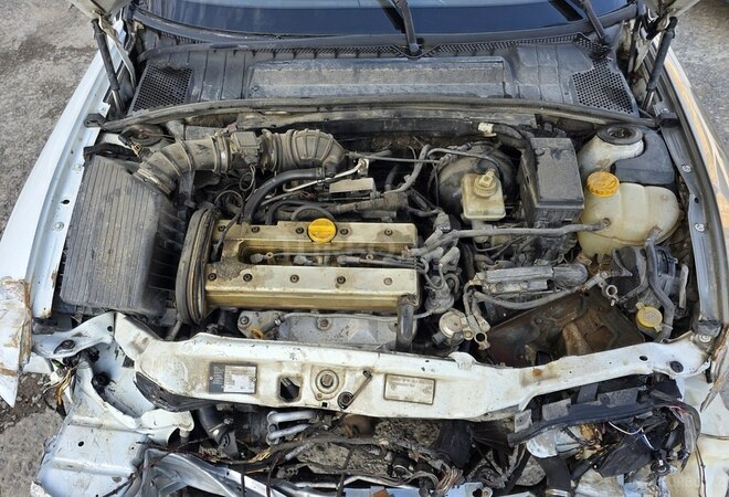 Opel Vectra 1995, 236,400 km - 2.0 l - Bakı