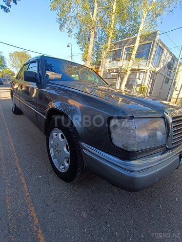 Mercedes E 200 d 1990, 254,312 km - 2.0 l - Qazax