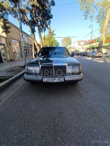 Mercedes E 200 d 1990, 254,312 km - 2.0 l - Qazax