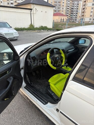 BMW 318 2002, 203,000 km - 2.0 l - Sumqayıt