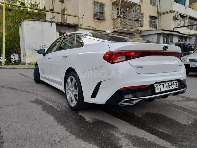 Kia K5-4