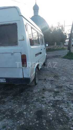 Mercedes 208 D 1988, 855,555 km - 2.5 l - Xudat
