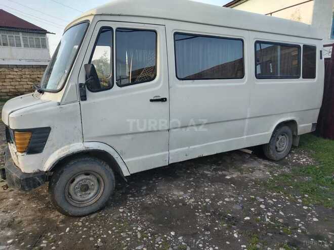 Mercedes 208 D 1988, 855,555 km - 2.5 l - Xudat