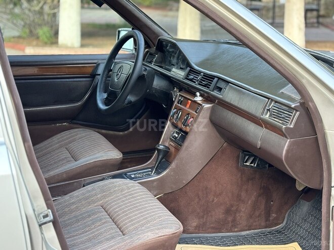 Mercedes E 200 1991, 178,900 km - 2.0 л - Xırdalan