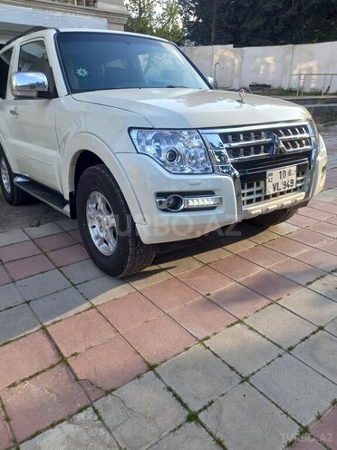 Mitsubishi Pajero 2007, 381,415 km - 3.0 л - Bakı